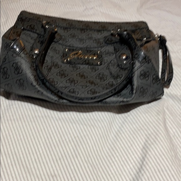 Guess Bag - Picture 4 of 4